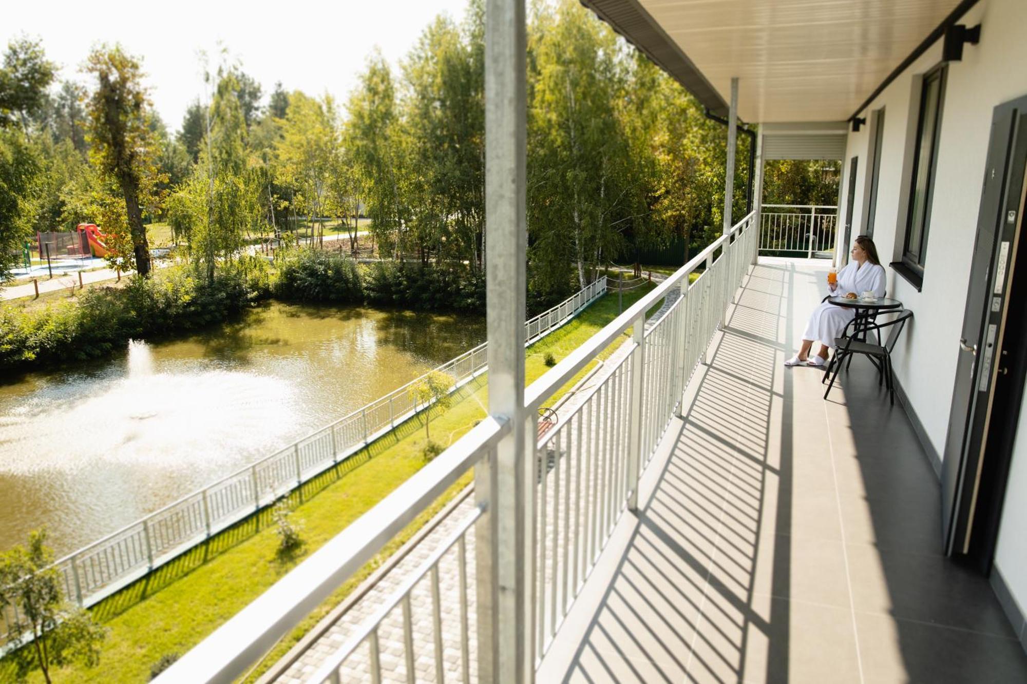 Nicolas Resort Club Киев Екстериор снимка